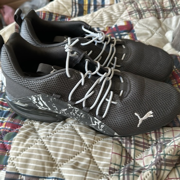 Puma’s size 10 1/2 - Picture 3 of 8